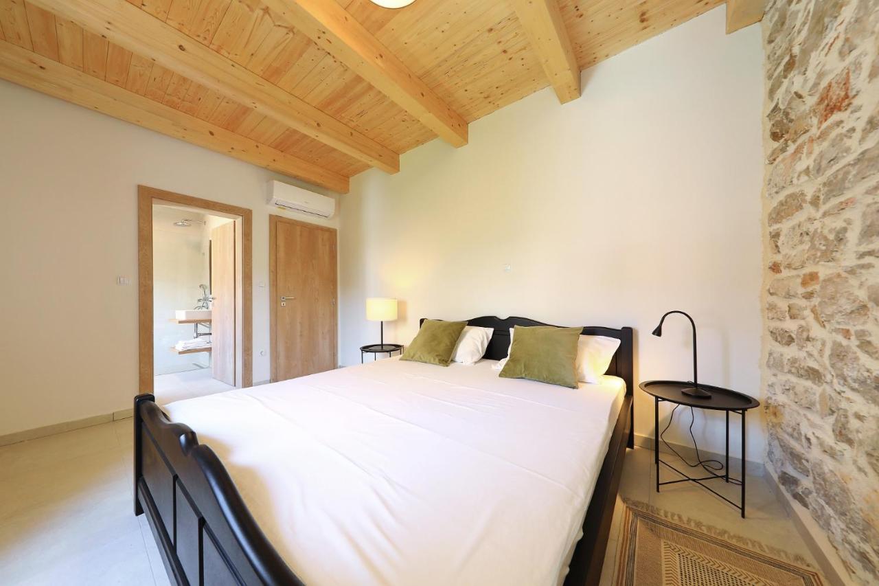Villa Mira With A Heated Pool And A Sea View 보자바 외부 사진